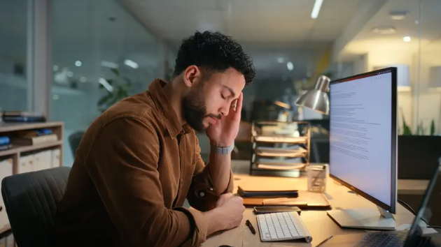تشعر بالإرهاق طوال اليوم؟ ..  أطباء يقدمون الحل
