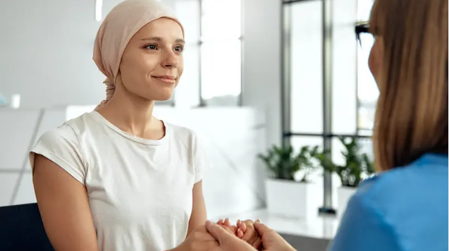 مفاجأة علمية تثير التفاؤل ..  الرياضة قد تُطيل عمر مرضى السرطان