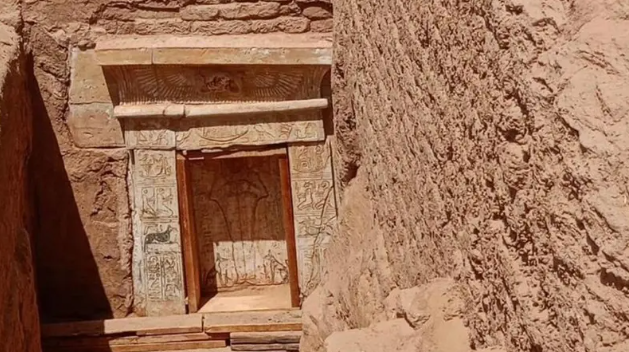 اسمع يا أبي ..  رسالة ابن حزين من مقبرة مصرية عمرها 1700 عام