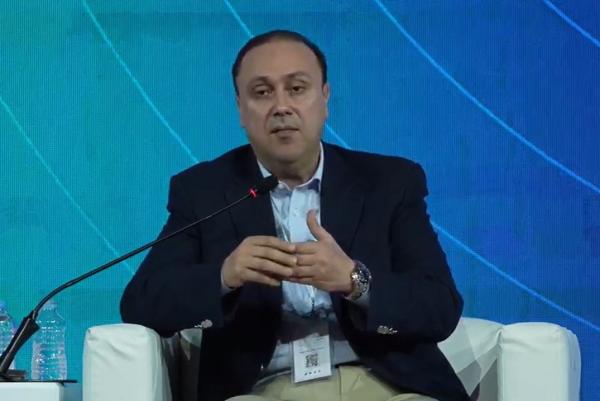 الحكومة: نستعين بمؤثري التواصل الإجتماعي لنفي الشائعات