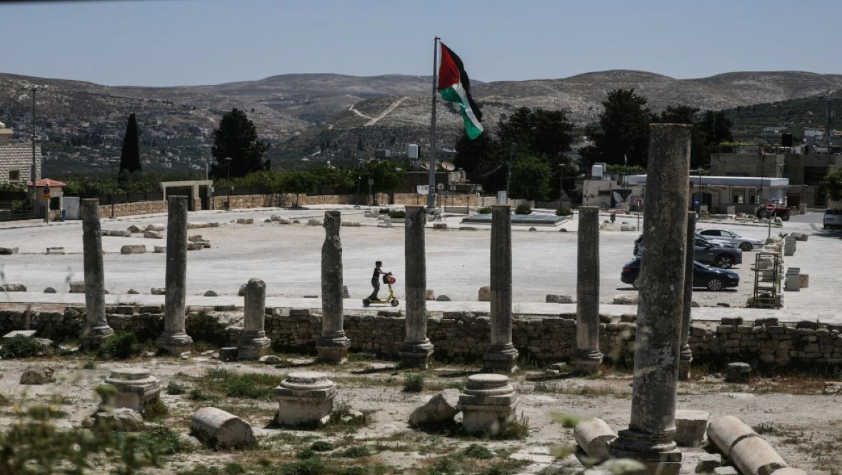 مستوطنون يقتحمون الموقع الأثري في سبسطية الفلسطينية