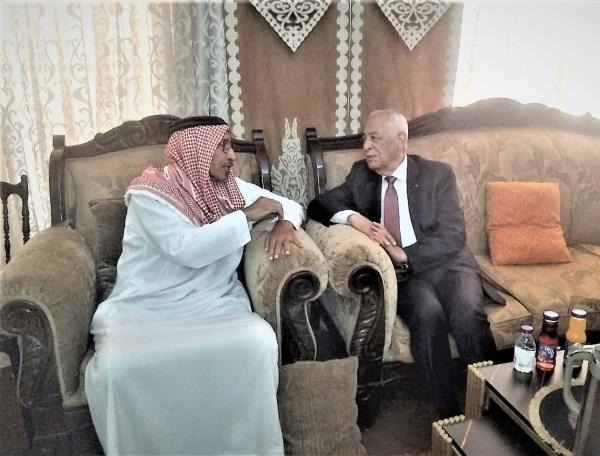 العيسوي ينقل تمنيات الملك وولي العهد بالشفاء للعميد المتقاعد القبيلات