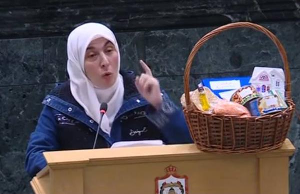 طهبوب تسأل الحكومة عن المسنين بلا مصادر دخل  ..  هل سيخصص لهم رواتب؟