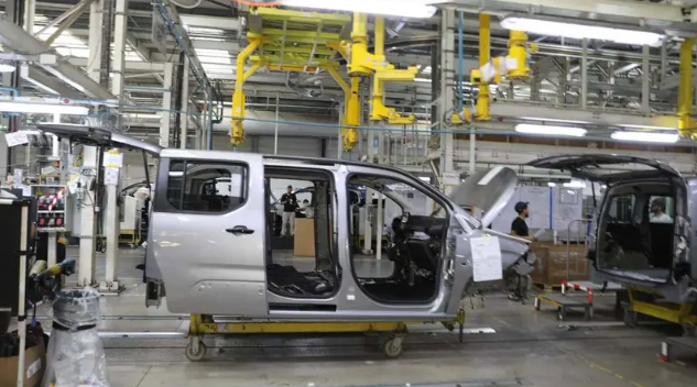 ارتفاع تسليمات سيارات "ستيلانتيس" في الجزائر يحد من تراجع المجموعة عالمياً