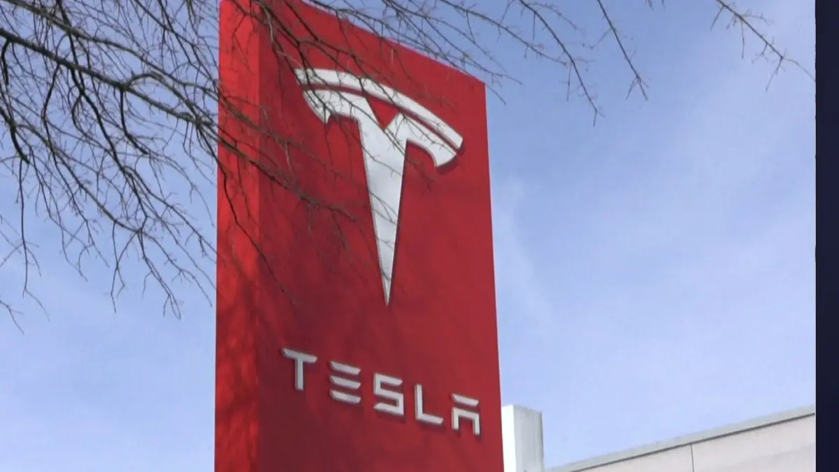 أرباح "تسلا" تتجاوز التوقعات في الربع الأول مع تعافي عمليات التسليم