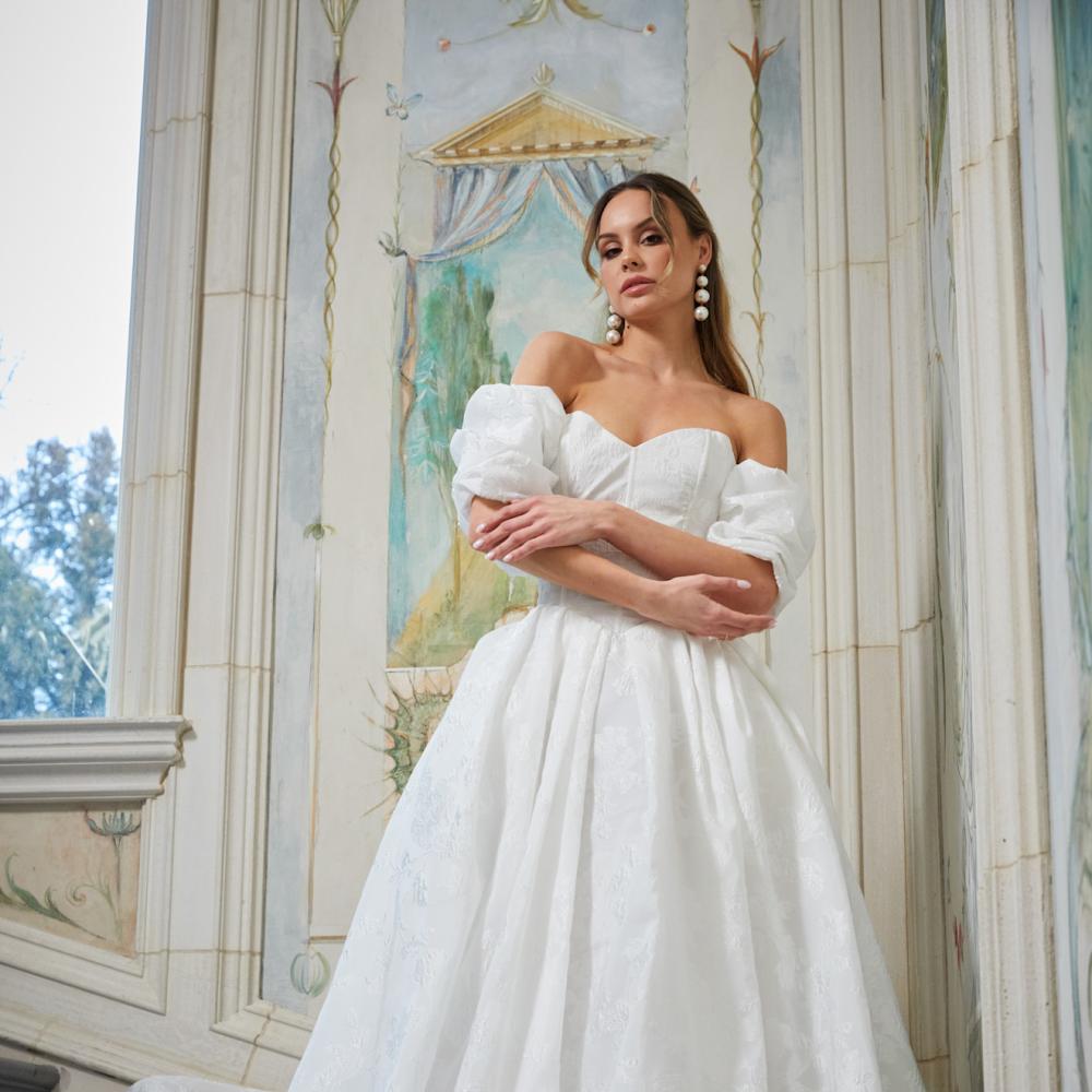 فساتين زفاف 2027 ..  استمرار الأناقة بين الحنين والابتكار