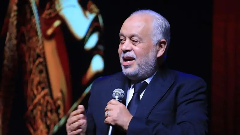 تهكمت به على التواصل ..  أشرف زكي يشكو "أم جاسر" رسمياً