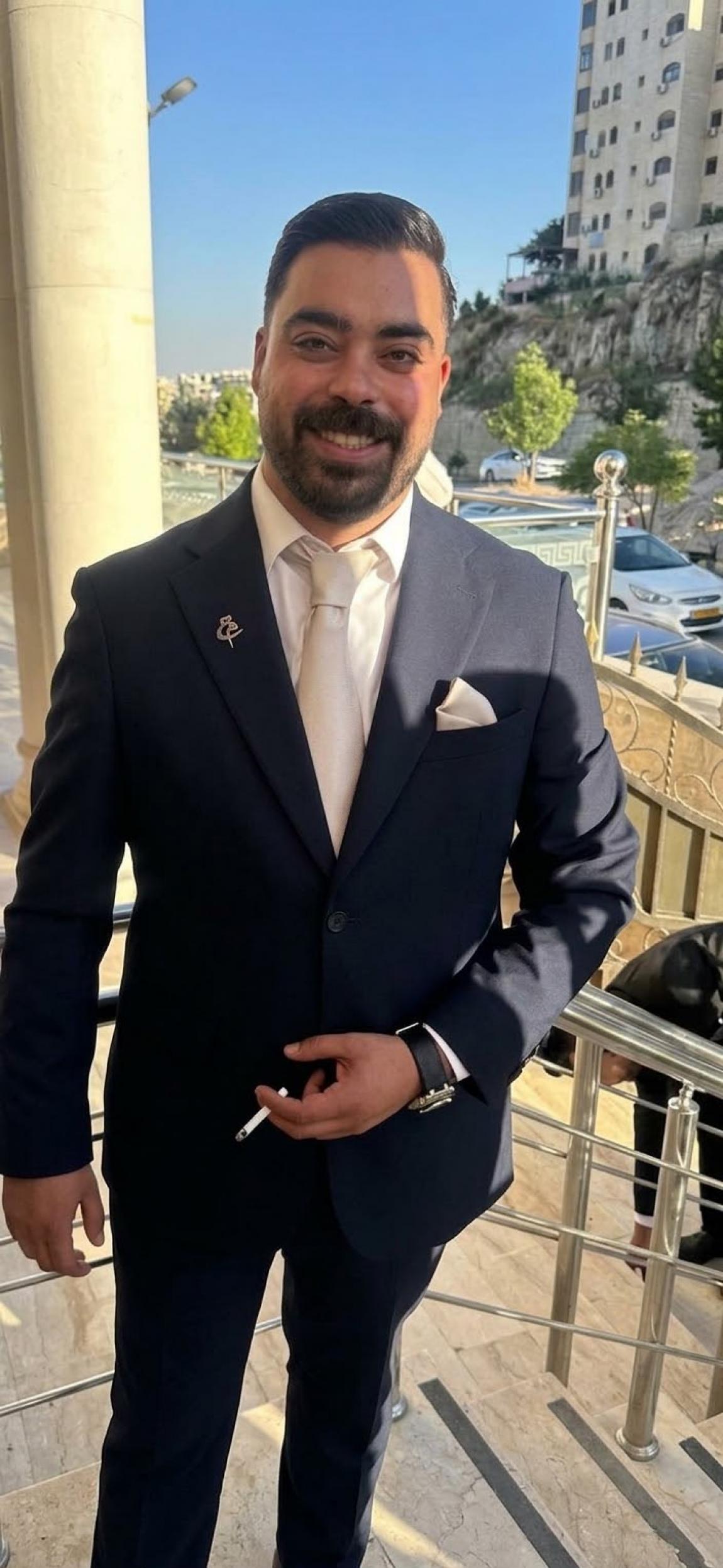 أبو زيد يهنئ المتصرف المتقاعد رسمي عيد بخطوبة نجله "محمد"