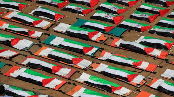 غزة تشيع 112 شهيدا من عائلة واحدة