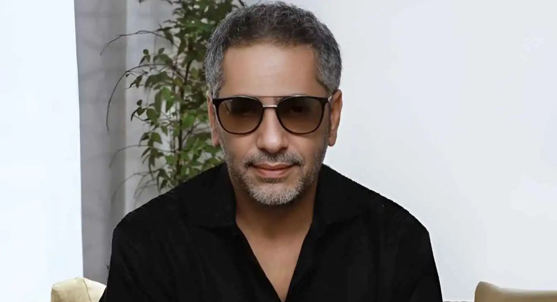 محمد فضل شاكر يحسم حقيقة حفل والده في دبي