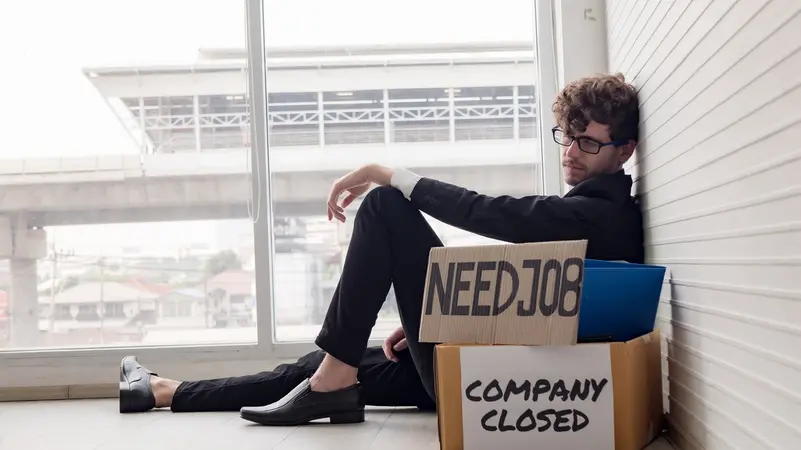 فقدان الوظيفة يجرح القلب ..  38% من الناس يغلقون عاطفيًا