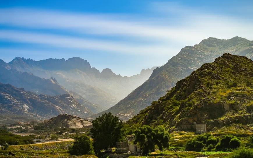 عيد الأضحى في الطائف: لحظات دافئة بين الطبيعة والمرح العائلي 