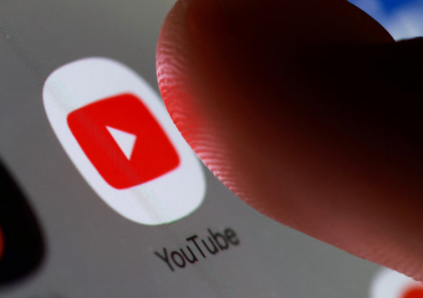 رئيس "يوتيوب": صناع المحتوى الكبار لن يغادروا منصتنا