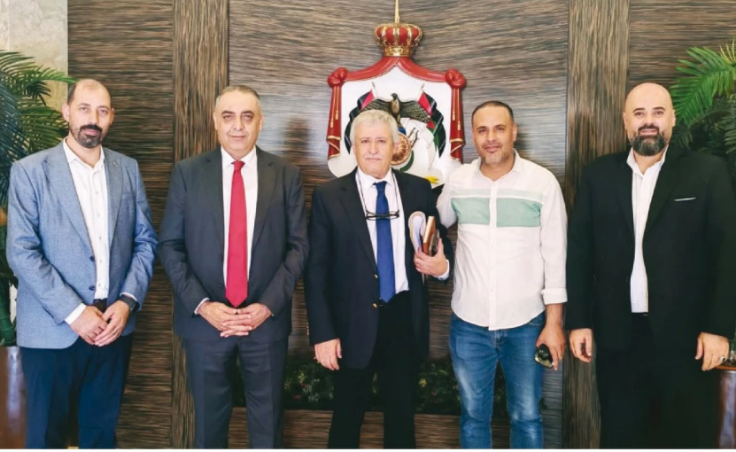 نادي منشية أبو حمور يدعم مشاريع البنية التحتية