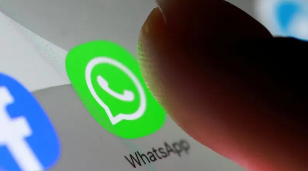 "واتساب" يحل أزمة مساحة iCloud على آيفون