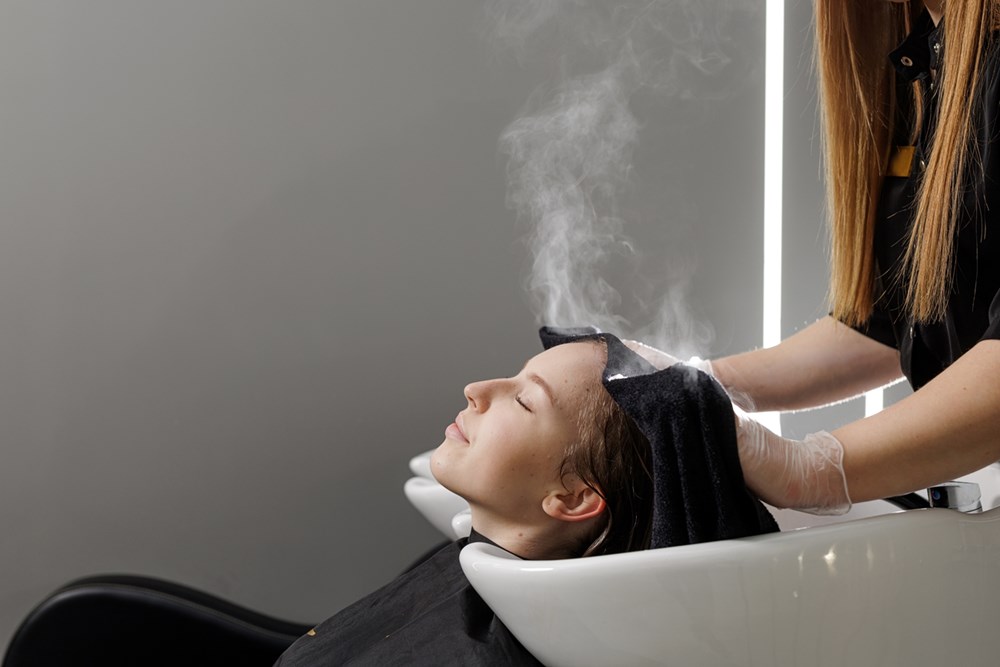 للحصول على أقصى قدر من ترطيب الشعر ..  اتبعي هذه الأساليب