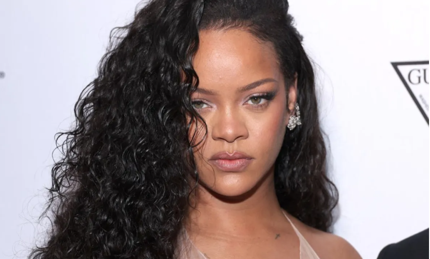 ريهانا تحطم الأرقام القياسية وتدخل التاريخ من أوسع أبوابه ..  إليكم التفاصيل