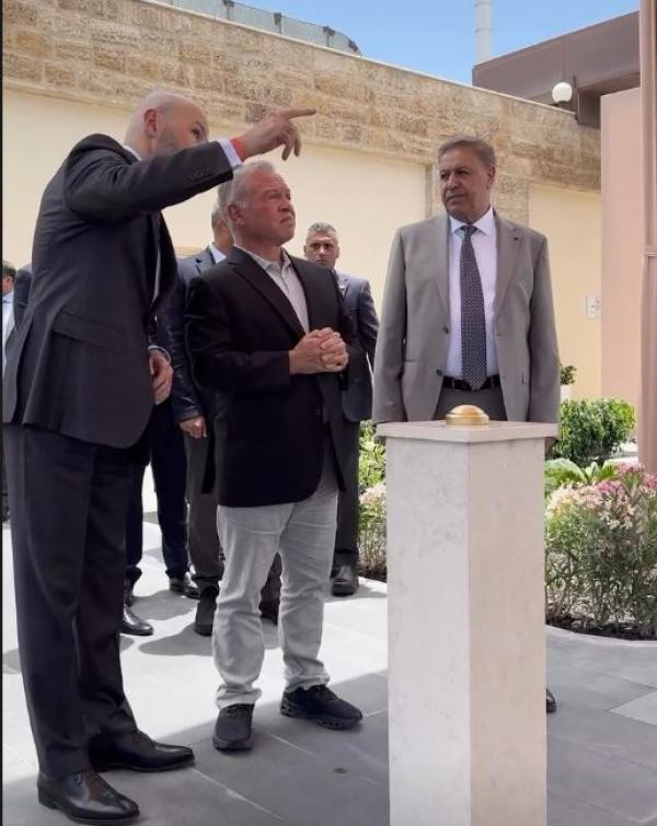 الملك يفتتح مشاريع تابعة لشركتي البوتاس العربية وبرومين الاردن