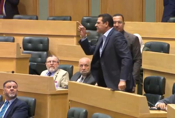 الزبن: رئيس الوزراء لم يحرك ساكنا والحكومة عبء على الدولة