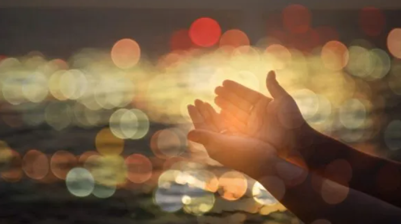 الدعاء و مسارات الخير   اقرأ المزيد في:  الدعاء و مسارات الخير - إسلام أون لاين https://islamonline.net/146215