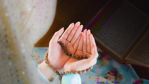 دعاء الله بالفوز بالجنة والنجاة من النار 