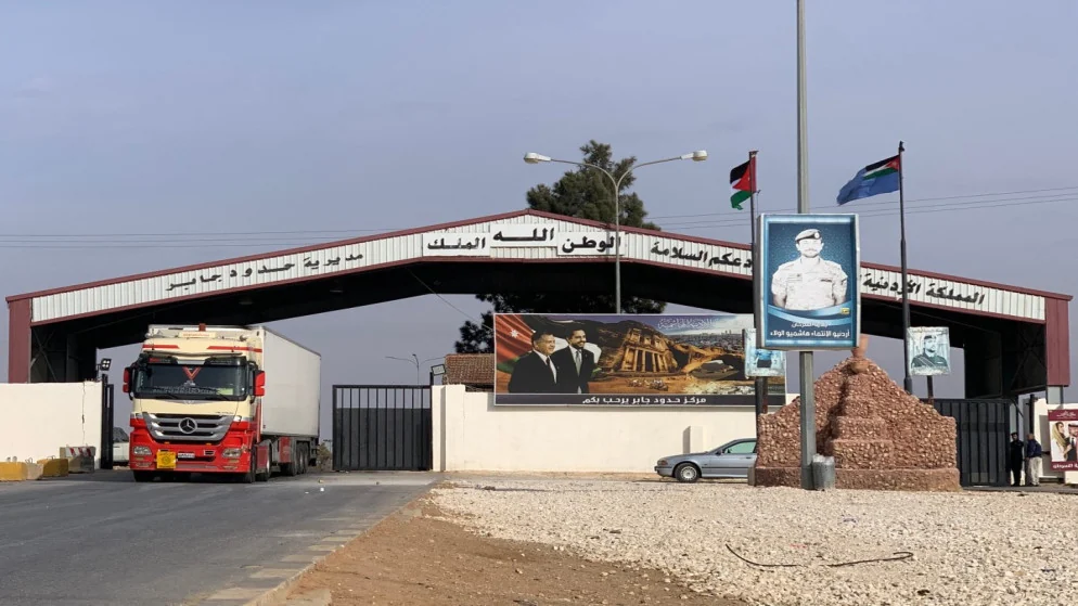 عبور حافلات نقل الركاب إلى سوريا