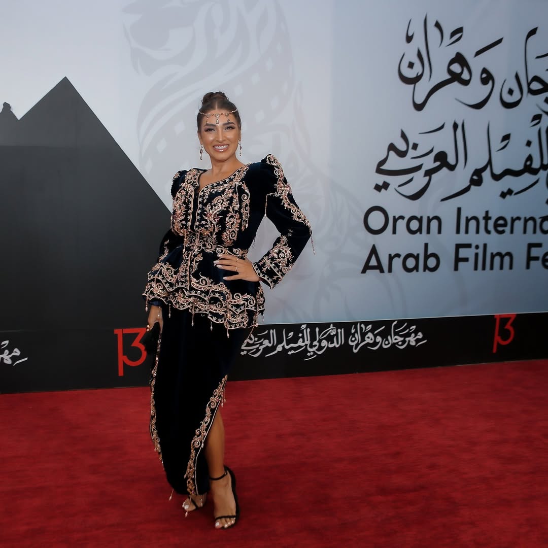 أناقة التراث تتألق: نجمات مهرجان وهران 2025 يسرقن الأضواء