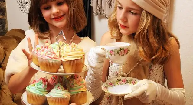 كيف تُعلّمين اطفالك اصول الضيافة؟