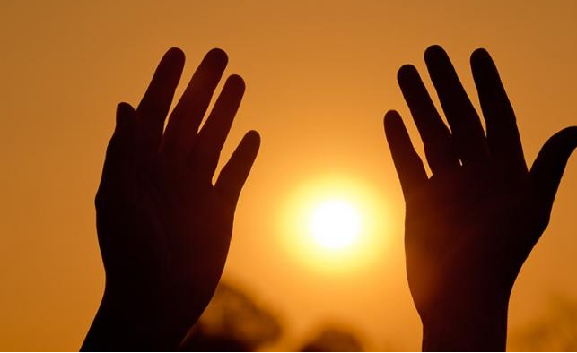 نسبة الفضل لله ﴿ ذَلِكَ مِنْ فَضْلِ اللَّهِ عَلَيْنَا ﴾