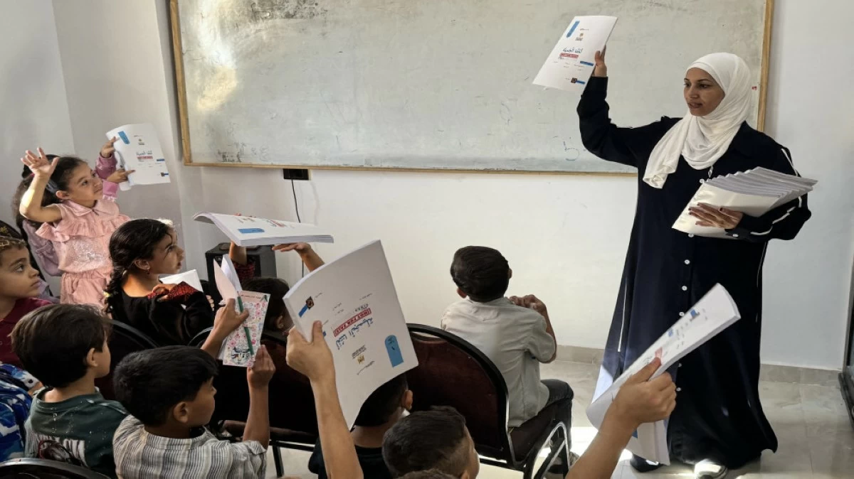 في سيناء المصرية مدرسة أسستها معلمة من غزة لأطفال هجرتهم الحرب