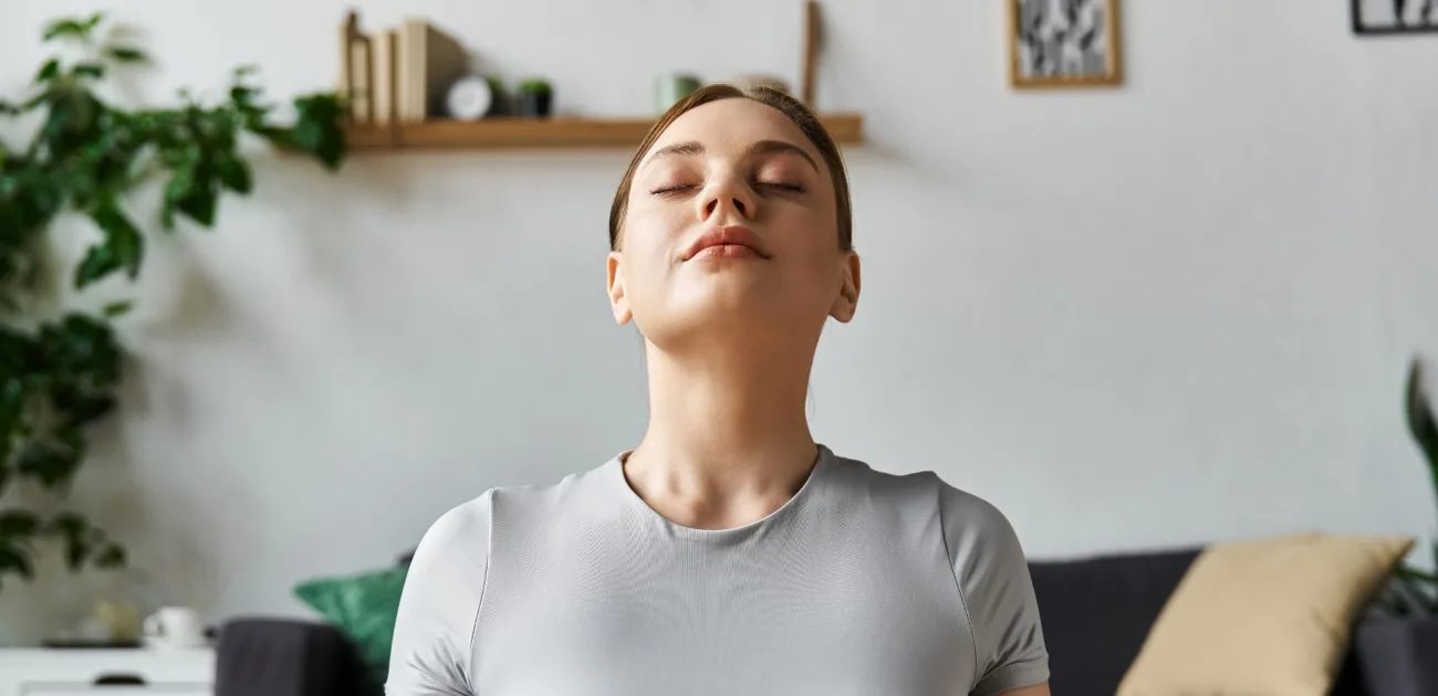 التنفس العميق من البطن يساعد على استرخاء الأعصاب قبل النوم