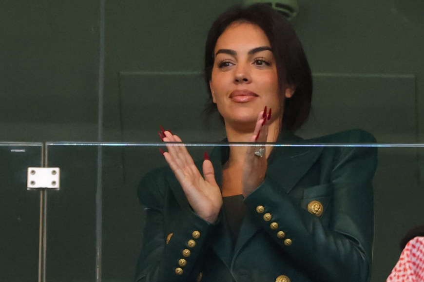 عائلة كريستيانو رونالدو تدعمه في كأس العالم ..  وجورجينا توثق الحدث