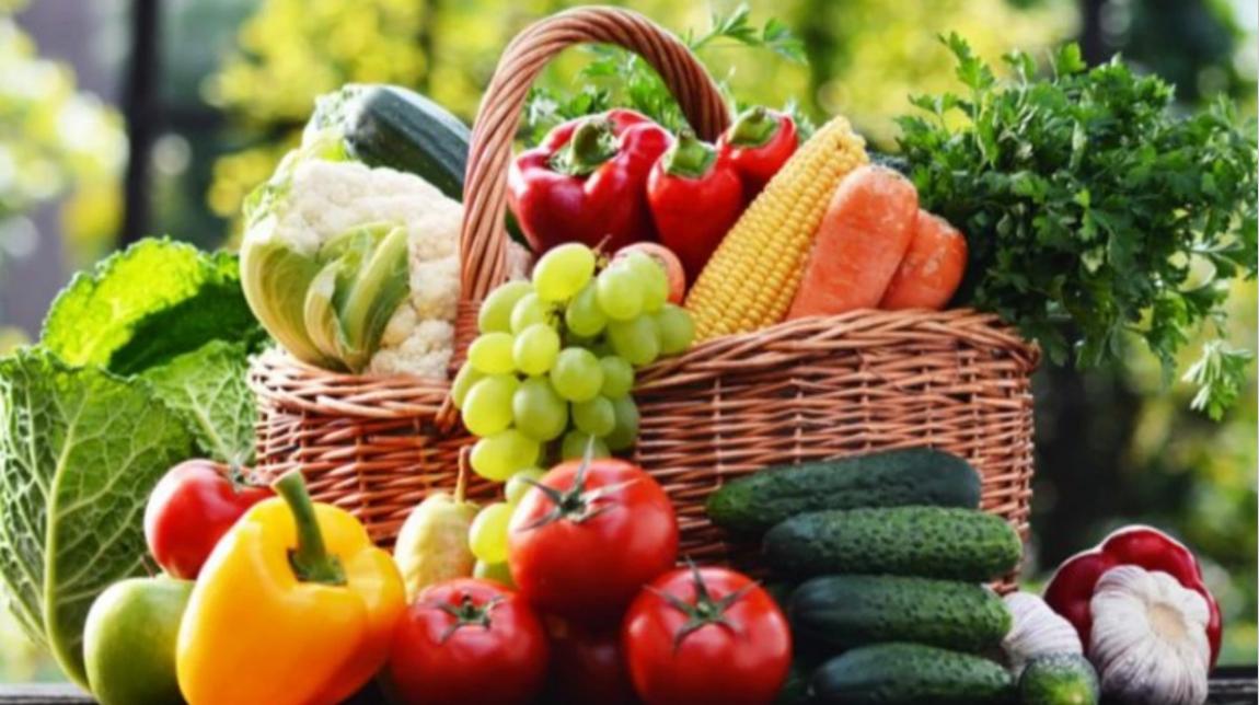 أسعار الخضار والفواكه في السوق المركزي الاربعاء