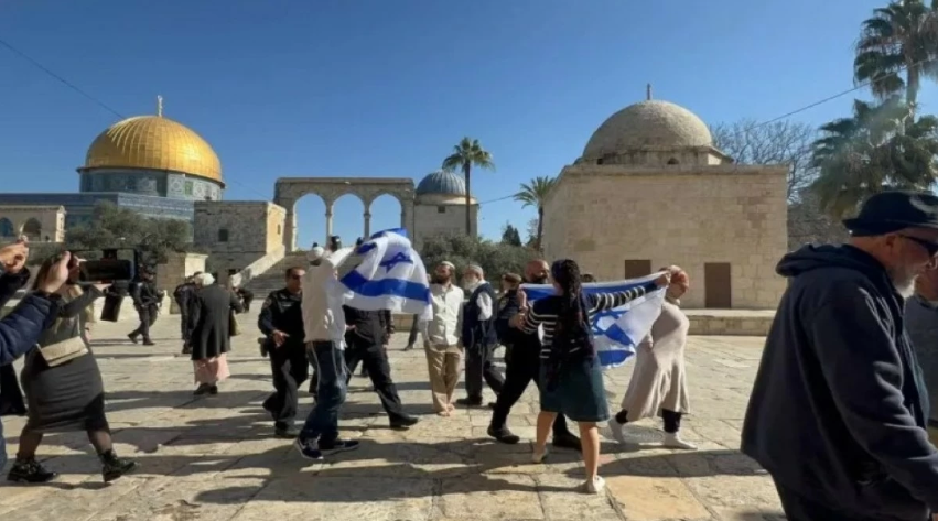 محافظة القدس تحذر من دعوات لاقتحام الأقصى ورفع علم الاحتلال الأربعاء المقبل