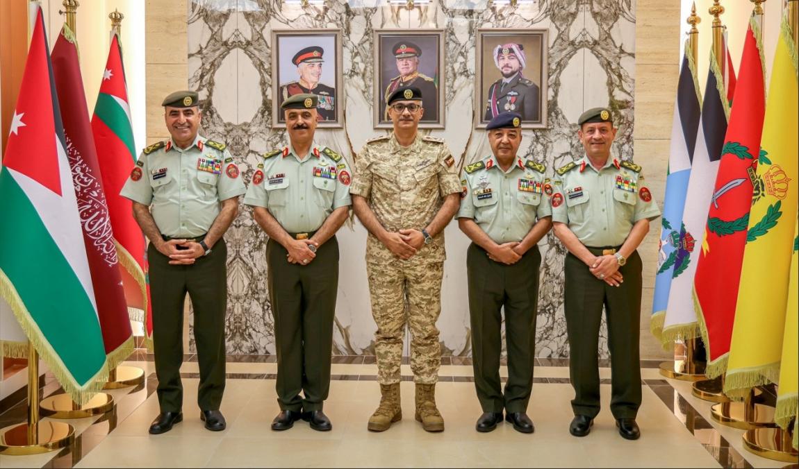 بعد ترفيعهم لرتبة لواء  ..  الحراسيس يقلّد عدداً من كبار الضباط رتبهم الجديدة