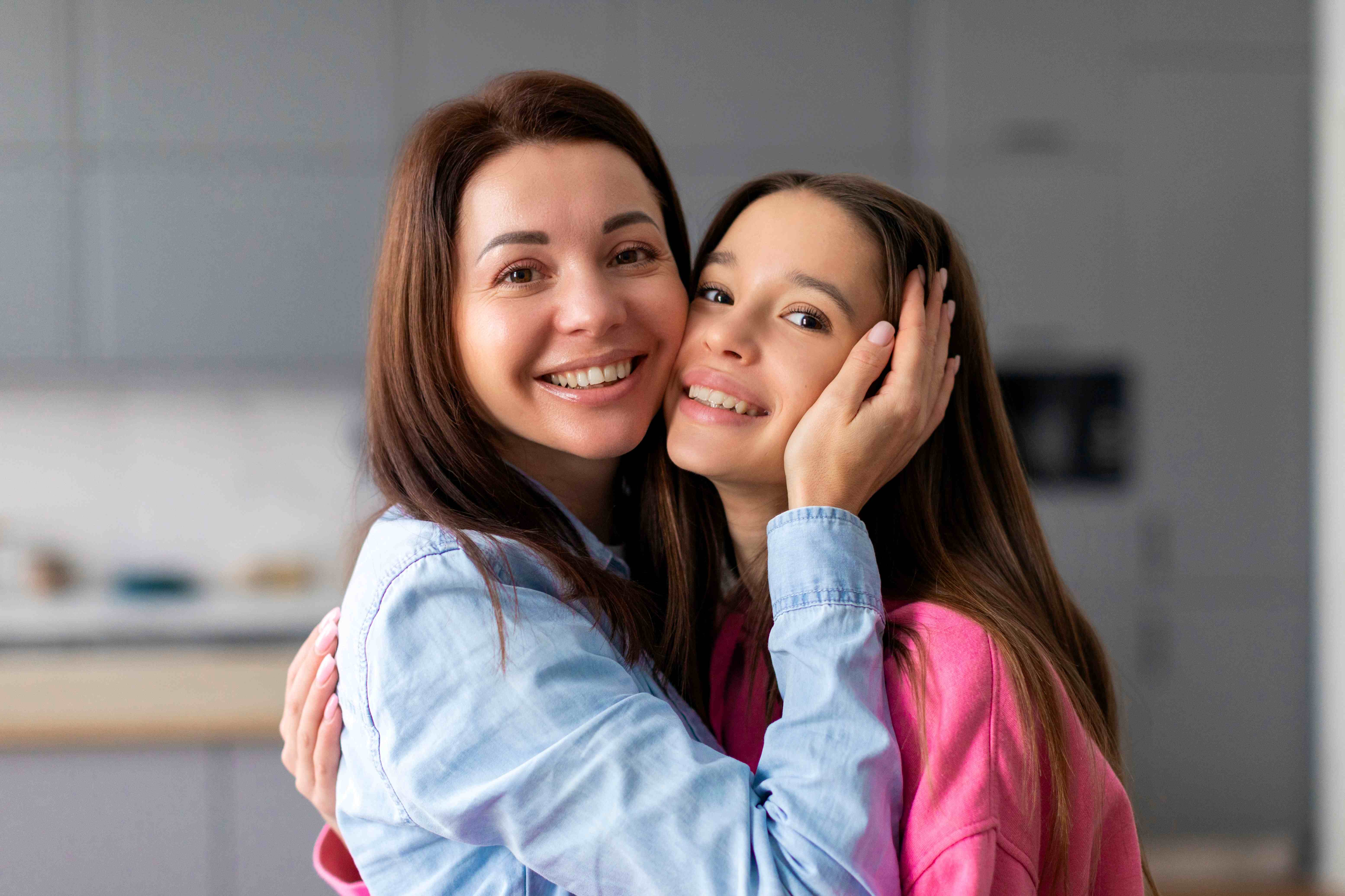 في أوقات الأزمات ..  كيف تحافظين على توازنكِ النفسي لتبقي مصدر أمان لأطفالكِ؟