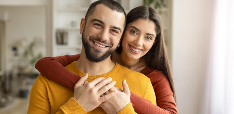 هل ما تعيشينه هو فعلًا مشاعر الحب أم مجرد تعلق عابر؟