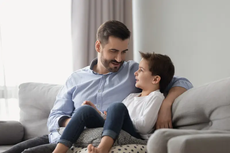 القوة ليست قسوة: كيف يعلّم الآباء أبناءهم استخدام القوة بوعي؟