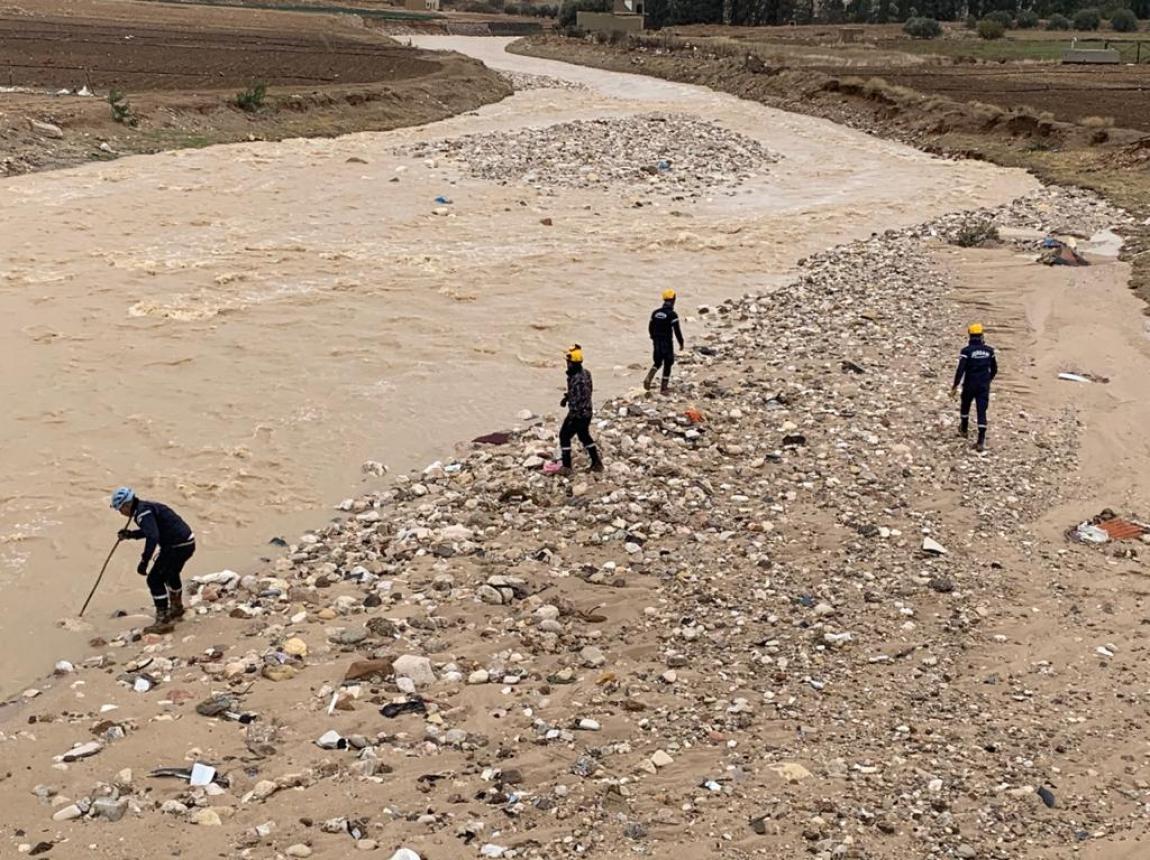 انتشال جثتي فتاتين جرفتهما السيول في مادبا والبحث عن مفقود بالبلقاء