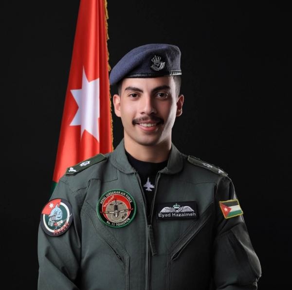 كابتن طيار إياد الهزايمه ..  ألف مبارك