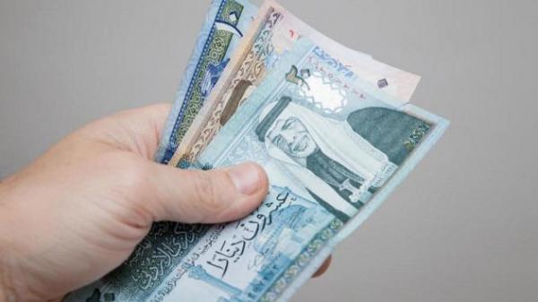 منتدى الاستراتيجيات يتوقع زيادة الناتج المحلي 0.5 نقطة مئوية بعد رفع الرواتب