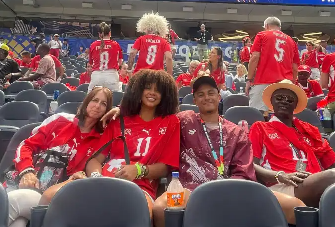من الحسناء التي سرقت الأضواء في كأس العالم؟