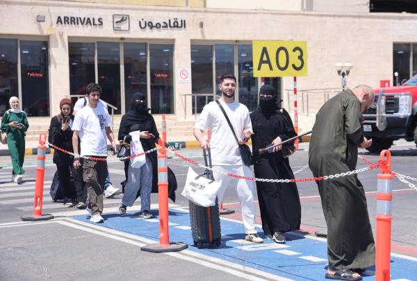 مطار مدينة عمان ينقل 200 ألف مسافر عبر 1650 رحلة جوية