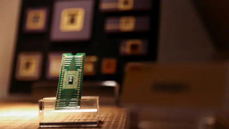 أسرع هواتف 2026 ..  سباق المعالجات يشتعل بين Snapdragon وDimensity