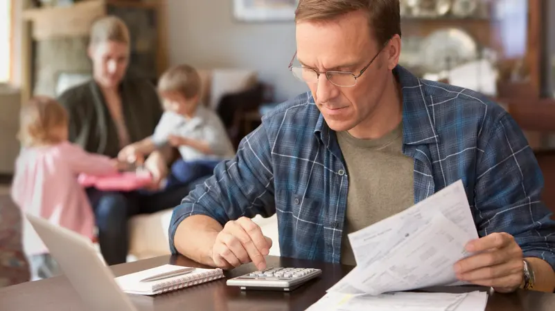 "منتصف العمر" قد يتحول إلى "مرحلة ضغط نفسي"