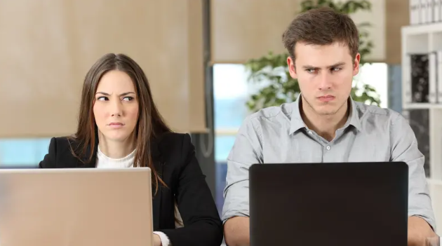 دراسة تكشف كيف تصنع السلطة الفروق بين الرجال والنساء