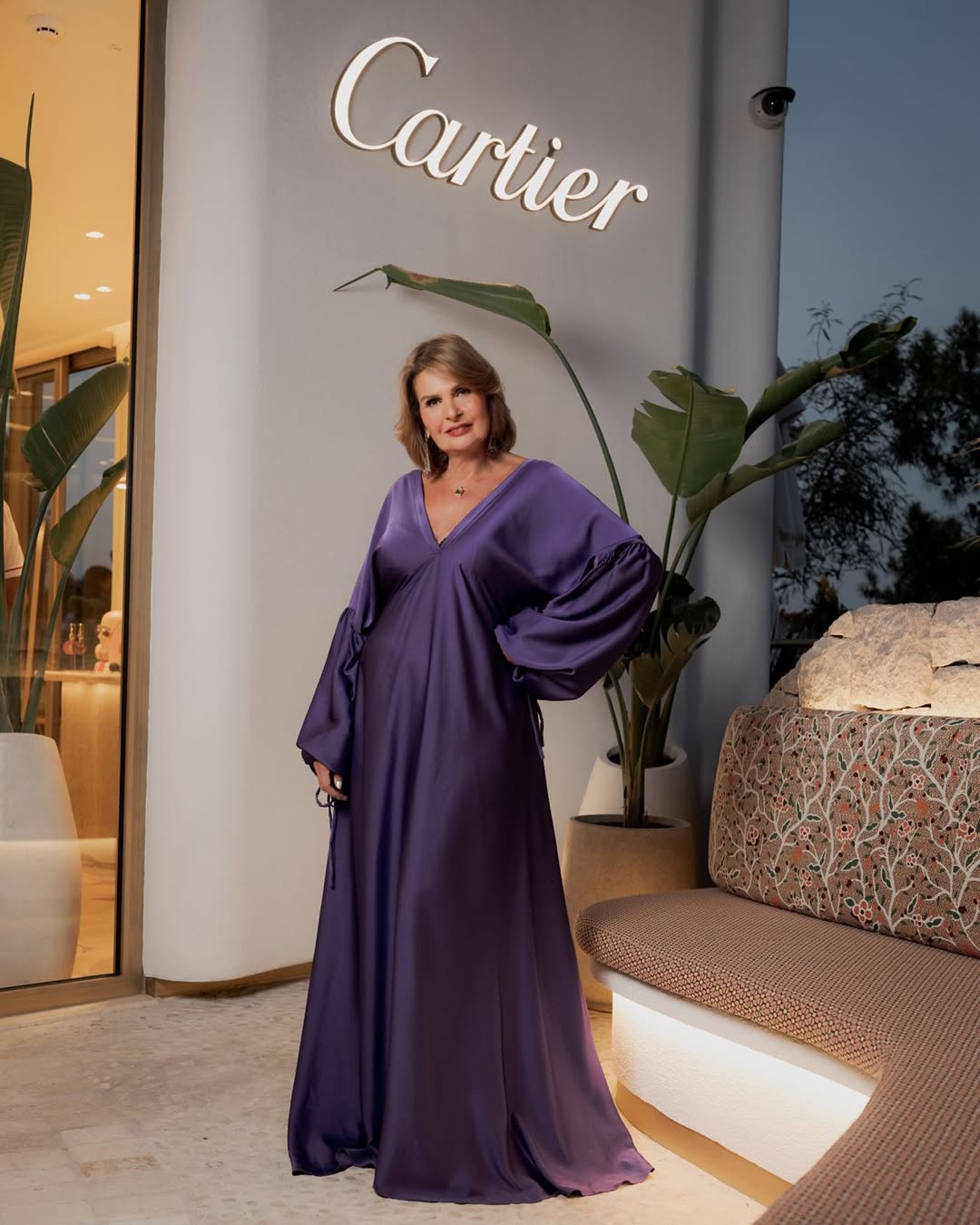 يسرا ..  أناقة متجددة في عامها الـ71