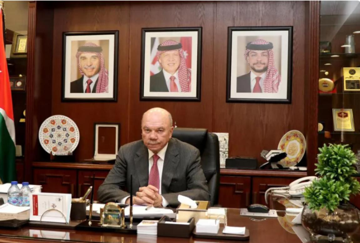 شباب الذياب الفايز يهنئون دولة فيصل الفايز بتجديد الثقة الملكية
