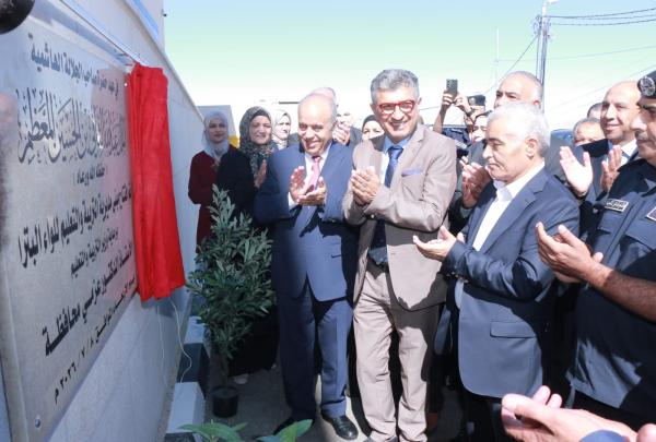 المحافظة يفتتح المبنى الجديد لمديرية تربية لواء البترا