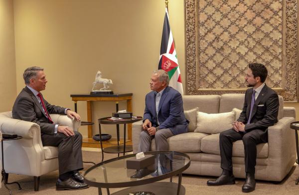 الملك يستقبل وزير الدفاع الأسترالي